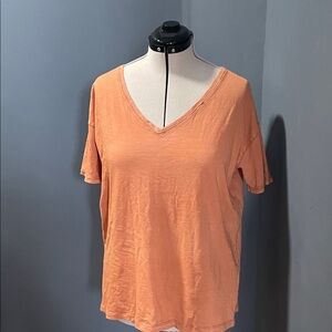 Aerie V-Neck Short Sleeve Tee in Peach color Size-Medium NWOT